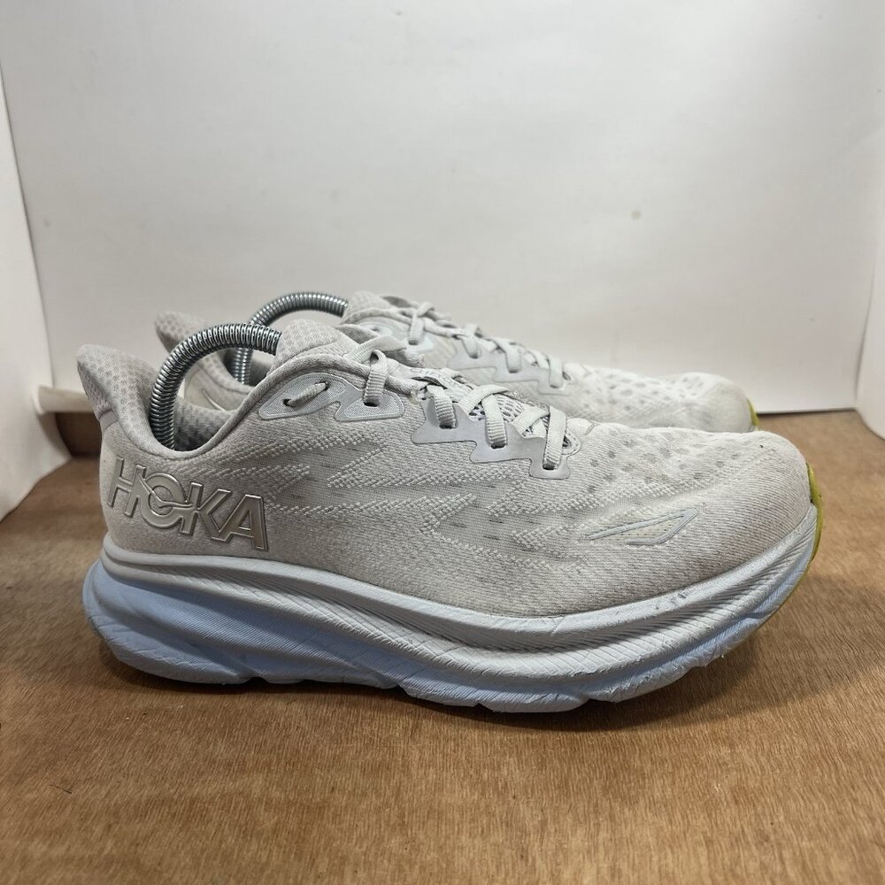 Hoka One One Clifton 9 Women's Size 9.5 D Wide White Running Shoes